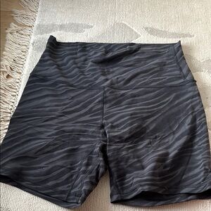 Lulu lemon align high rise short zebra size 8